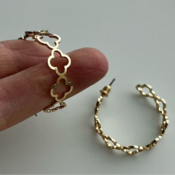 Hollow Out Small Flower Simple Earring Set, Festival earrings - Picture 3 of 13